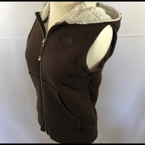 The north face poly sherpa lined vest - Picture 2 of 8